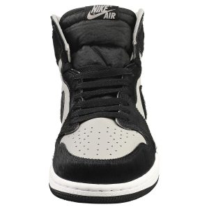 Air Jordan 1 Retro High Black & White 4